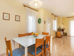 Holiday home with terrace, barbecue & private pool - Image 4