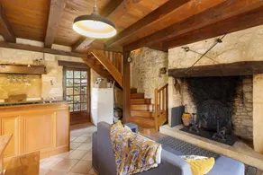 Charming House with Terrace and Private Pool – Central Domme - Image 5