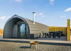 Luxury Castle Pod with Hot Tub Pet Friendly - Image 2