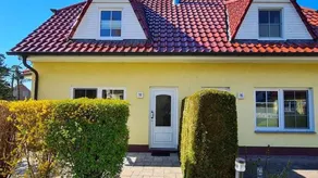 Family-friendly flat with terrace, BBQ & garden | Beach nearby - Image 1
