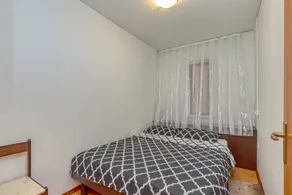 Apartment with terrace - Image 3