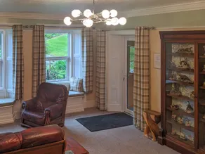 Family-friendly cottage with garden | River view - Image 3