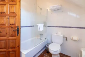 Bed and Breakfast 'Habitación Triple 3' with Mountain View, Shared Pool and Wi-Fi - Image 5
