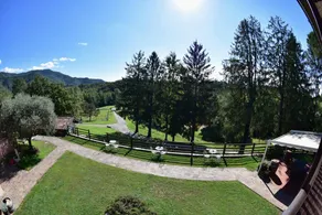 Tenuta Valdomini nelle colline orientali del Friuli: Camera in agriturismo con vista panoramica e giardino - Image 4