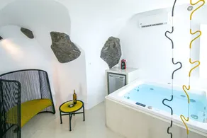 Cozy Nest Villa, sea & caldera view - Image 5