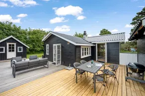 House with hot tub, barbecue & terrace - Image 5