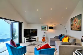Fully equipped charming flat | Water view - Image 2