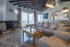 Villa with garden & terrace - Image 5