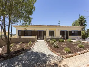 Villa avec barbecue, terrasse et piscine privée | Vue mer - Image 2