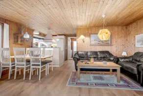 House with jacuzzi - Image 4