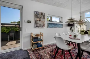Holiday home with barbecue & terrace | Sea view - Image 4