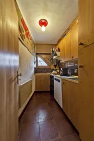 Apartment with garden - Image 4