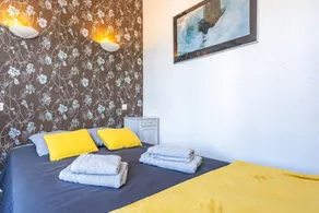 Wonderful private room with terrace | City view - Image 5