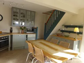 Children-friendly nice cottage with garden & BBQ | Beach view - Image 5