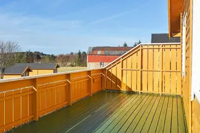 Holiday home with terrace & garden | Water view - Image 3