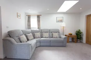 Fully equipped beautiful cottage with terrace & garden - Image 3