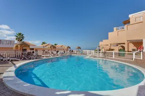 Appartamento con piscina riscaldata e terrazza | Vista sul mare | Adatto per il telelavoro - Image 2