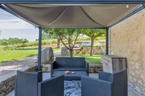 Fully equipped gite with garden, barbecue & terrace - Image 3