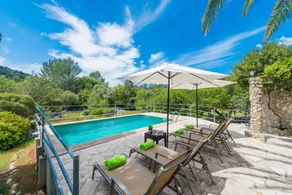 Children-friendly villa with garden, barbeque & terrace - Image 3