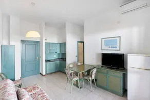 P. R. Club Bilocale Faro 28 with Sea View, Private Terrace and Air Conditioning - Image 3