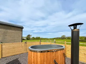 Children-friendly wonderful cottage with hot tub & garden | Pets are welcome - Image 2