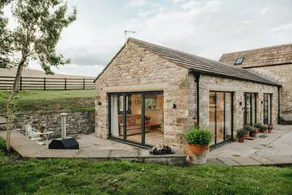 Beautiful holiday home with garden & barbecue - Image 2