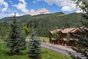 Appartement en copropriété avec internet haut débit, jacuzzi et piscine chauffée | Vue montagne - Image 3