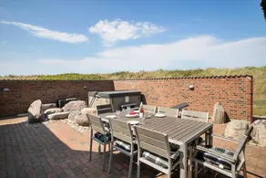 House with hot tub, barbecue & terrace - Image 2