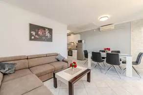 Apartamento vacacional con barbacoa, jardín y terraza | Vistas al mar - Image 4