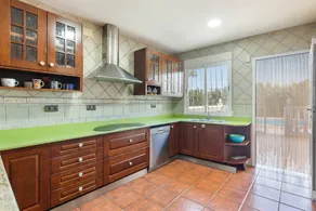 Maravillosa casa ideal para familias con terraza, piscina privada y jacuzzi | Vistas al jardín | Se admiten mascotas - Image 4