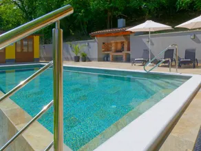 Fully equipped house with pool & terrace - Image 4