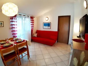 Lovely flat with terrace & garden - Image 3