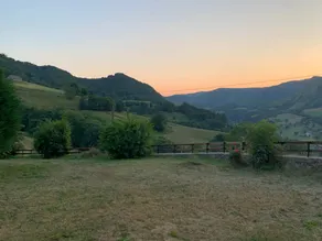 Maison avec jardin, terrasse et barbecue | Vue montagne - Image 2