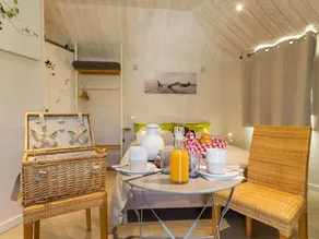 Beautiful bed and breakfast with pool - Image 5