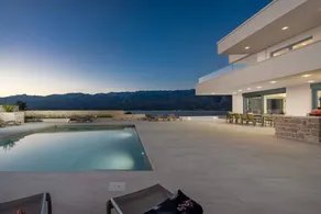 Villa with sauna, garden & fast internet | Beach view - Image 2