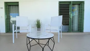 Flat with garden, terrace & pool - Image 5