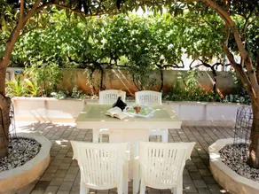 Apartment with barbecue, garden & terrace | Next to the beach - Image 4