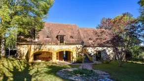 Holiday home with garden, private pool & BBQ - Image 2