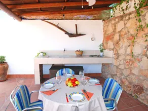 Holiday home with terrace, barbecue & garden - Image 4