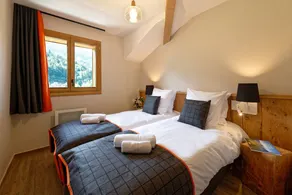 Apartment with sauna, hot tub & pool - Image 2