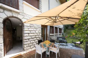 Fully equipped holiday apartment with garden & terrace | Garden view | Perfect for remote work - Image 5