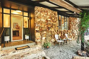 Sweet Off-Grid Cottage with Modern Interior and Exterior in Victoria - Image 5