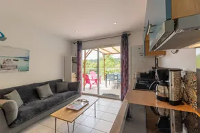 Holiday Home 'Le Pequelet' with Shared Pool, Wi-Fi and Air Conditioning - Image 4