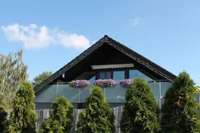 House with garden - Image 3