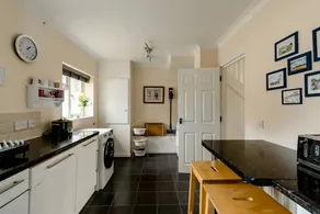 Fully equipped charming holiday home with garden & fast internet | Beach view | Next to the beach | Pet-friendly - Image 5