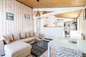 Holiday home with garden & terrace | Garden view - Image 2