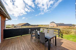 House with terrace - Image 2