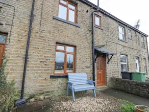 Cottage with garden - Image 2