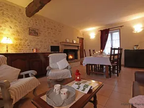 Cottage with barbecue & garden - Image 4