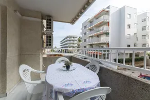 Flat with terrace & pool - Image 3